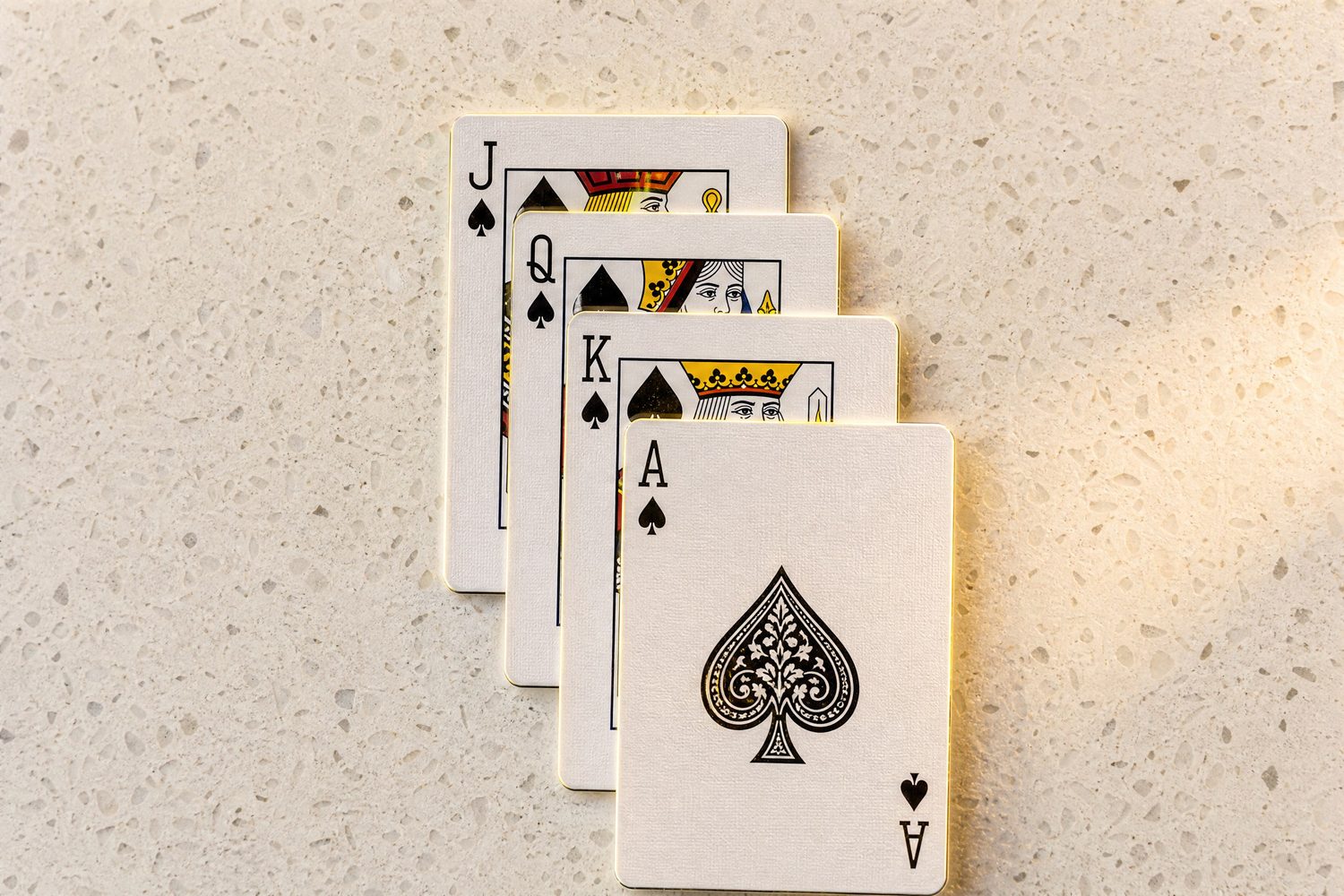 QQPOKER读牌与诈唬技巧：从观察对手到构建合理诈唬的完整思路
